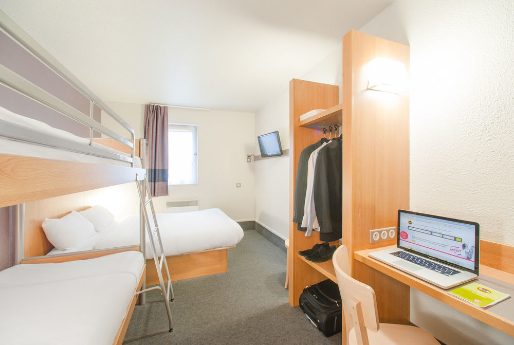 Colmar Vignobles Ouest Hotel 2*